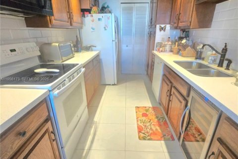 Снять в аренду кондоминиум в Бока-Ратон, Флорида 1 спальня, 92.72м2, № 2009982 - фото 12