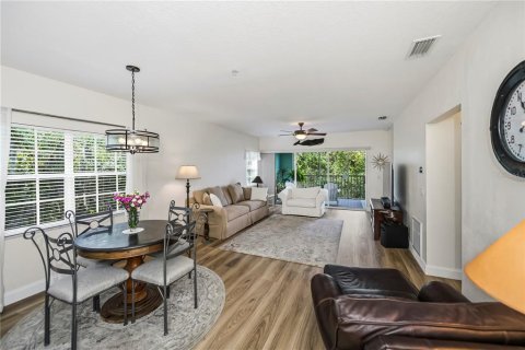 Condo in Port Charlotte, Florida, 3 bedrooms № 2101804 - photo 16