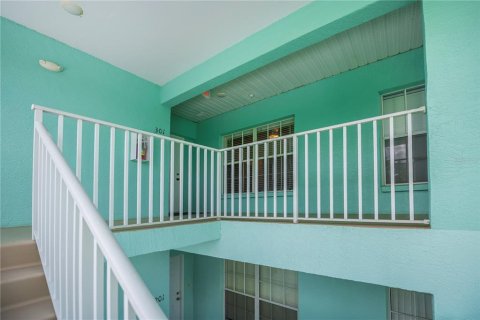 Condo in Port Charlotte, Florida, 3 bedrooms № 2101804 - photo 4