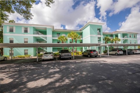 Condo in Port Charlotte, Florida, 3 bedrooms № 2101804 - photo 3