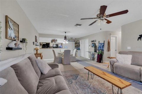 Condo in Land O' Lakes, Florida, 2 bedrooms  № 1870617 - photo 29