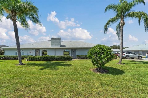 Condo in Land O' Lakes, Florida, 2 bedrooms  № 1870617 - photo 19
