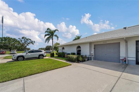 Condo in Land O' Lakes, Florida, 2 bedrooms  № 1870617 - photo 18