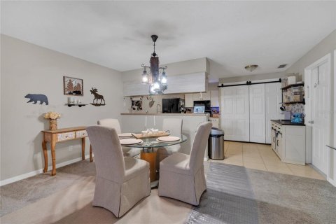 Condo in Land O' Lakes, Florida, 2 bedrooms  № 1870617 - photo 3