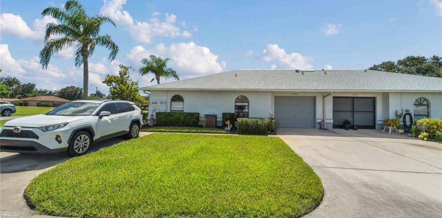 Condo in Land O' Lakes, Florida, 2 bedrooms  № 1870617