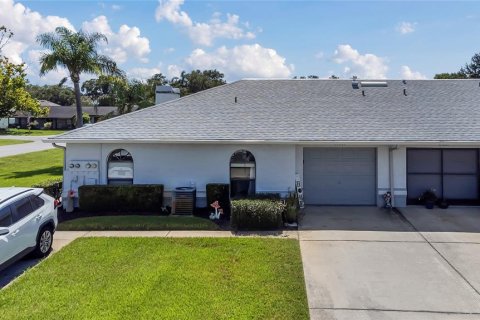 Condo in Land O' Lakes, Florida, 2 bedrooms  № 1870617 - photo 23