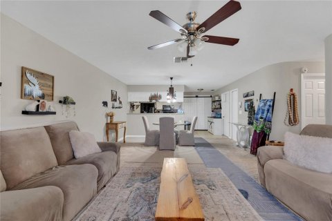 Condo in Land O' Lakes, Florida, 2 bedrooms  № 1870617 - photo 30