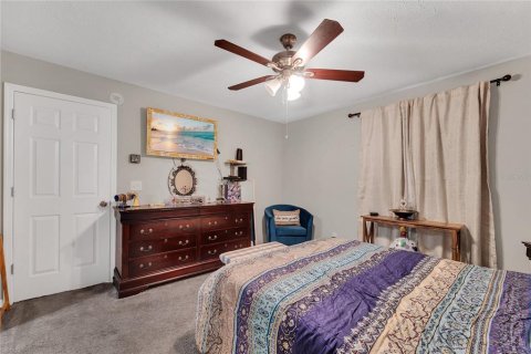 Condo in Land O' Lakes, Florida, 2 bedrooms  № 1870617 - photo 11