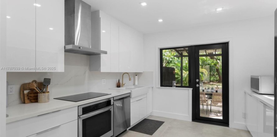 Villa ou maison à Fort Lauderdale, Floride 3 chambres, 112.23 m2 № 1643862