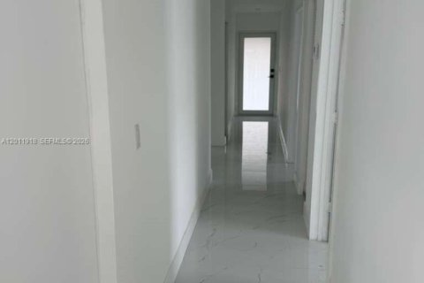 Casa en venta en Miami, Florida, 4 dormitorios, 163.51 m2 № 2265064 - foto 18