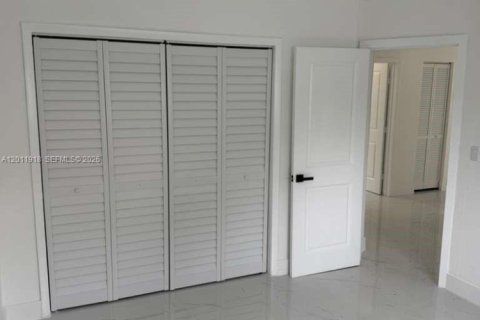 Casa en venta en Miami, Florida, 4 dormitorios, 163.51 m2 № 2265064 - foto 10