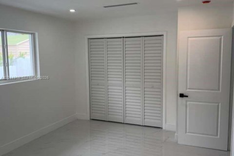 Casa en venta en Miami, Florida, 4 dormitorios, 163.51 m2 № 2265064 - foto 13