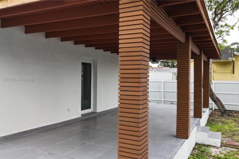 Casa en venta en Miami, Florida, 4 dormitorios, 163.51 m2 № 2265064 - foto 27