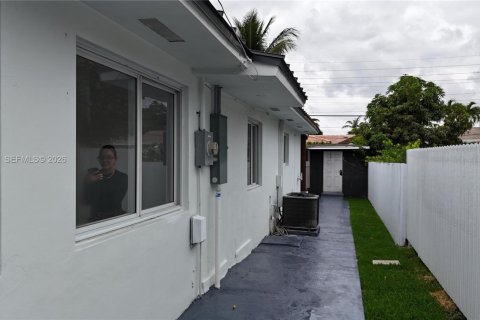 Casa en venta en Miami, Florida, 4 dormitorios, 163.51 m2 № 2265064 - foto 23