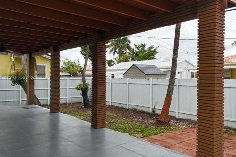 Casa en venta en Miami, Florida, 4 dormitorios, 163.51 m2 № 2265064 - foto 26