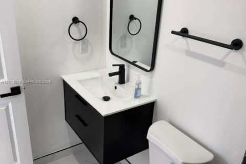 Casa en venta en Miami, Florida, 4 dormitorios, 163.51 m2 № 2265064 - foto 17