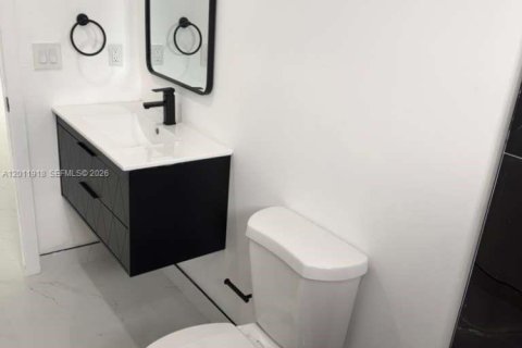 Casa en venta en Miami, Florida, 4 dormitorios, 163.51 m2 № 2265064 - foto 12