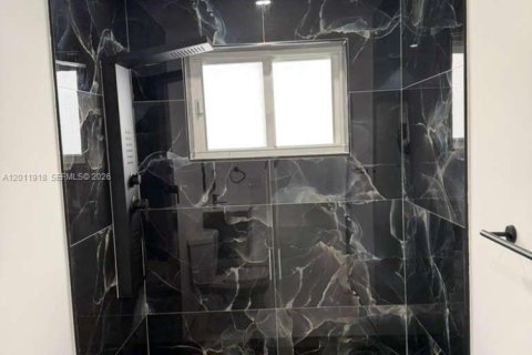 Casa en venta en Miami, Florida, 4 dormitorios, 163.51 m2 № 2265064 - foto 9