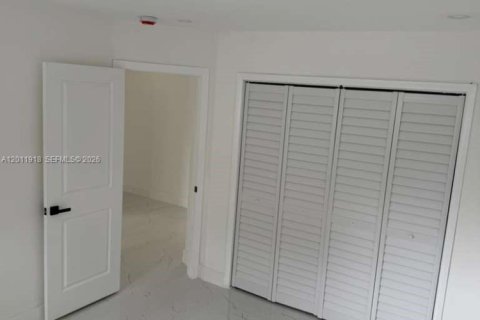 Casa en venta en Miami, Florida, 4 dormitorios, 163.51 m2 № 2265064 - foto 8