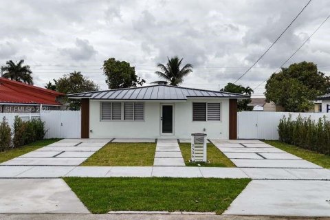Casa en Miami, Florida 4 dormitorios, 163.51 m2 № 2265064
