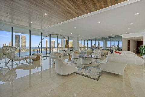 Купить кондоминиум в Авентура, Флорида 7 спален, 584.63м2, № 2054677 - фото 8