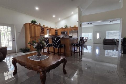 Casa en venta en Tampa, Florida, 3 dormitorios, 215.35 m2 № 2196442 - foto 9