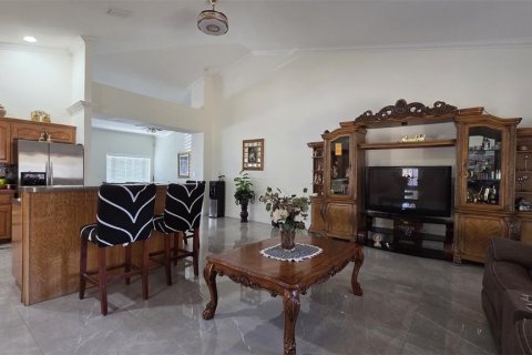 Casa en venta en Tampa, Florida, 3 dormitorios, 215.35 m2 № 2196442 - foto 11