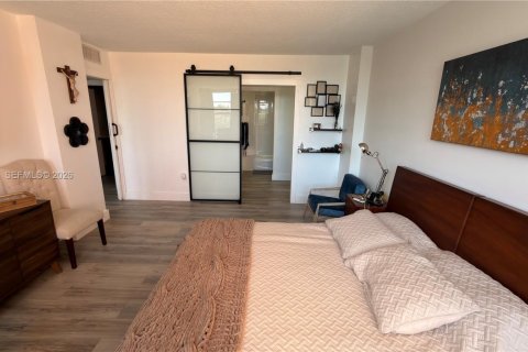 Купить кондоминиум в Майами, Флорида 1 комната, 105.91м2, № 2051910 - фото 30