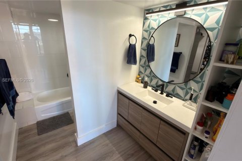 Купить кондоминиум в Майами, Флорида 1 комната, 105.91м2, № 2051910 - фото 28