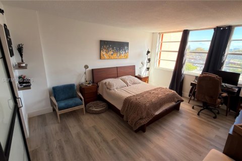 Купить кондоминиум в Майами, Флорида 1 комната, 105.91м2, № 2051910 - фото 24