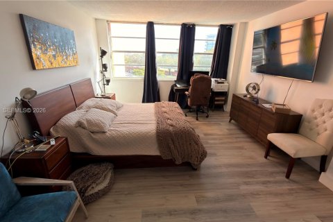 Купить кондоминиум в Майами, Флорида 1 комната, 105.91м2, № 2051910 - фото 23