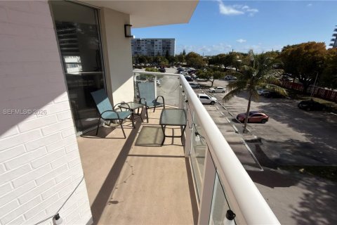 Купить кондоминиум в Майами, Флорида 1 комната, 105.91м2, № 2051910 - фото 11