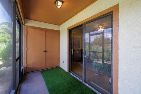 Condo in Daytona Beach, Florida, 2 bedrooms  № 2383749 - photo 11