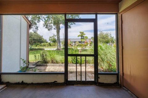 Condo in Daytona Beach, Florida, 2 bedrooms  № 2383749 - photo 12