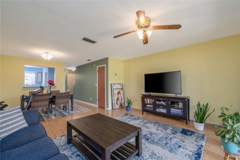 Condo in Daytona Beach, Florida, 2 bedrooms  № 2383749 - photo 10