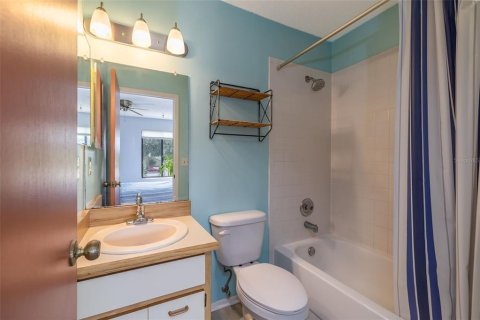 Condo in Daytona Beach, Florida, 2 bedrooms  № 2383749 - photo 21
