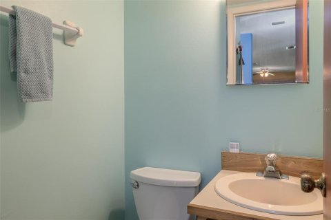 Condo in Daytona Beach, Florida, 2 bedrooms  № 2383749 - photo 16