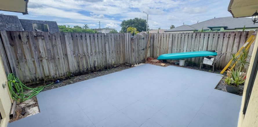 Adosado en Palm Springs, Florida 2 dormitorios, 114.46 m2 № 2177050