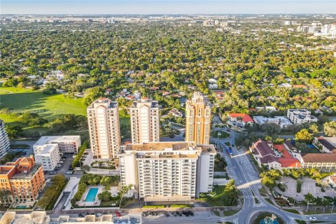 Condominio en venta en Coral Gables, Florida, 2 dormitorios, 101.64 m2 № 2057161 - foto 1