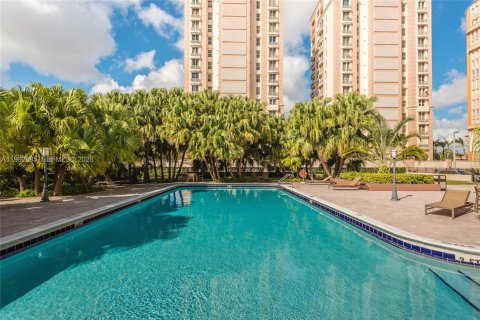 Condominio en venta en Coral Gables, Florida, 2 dormitorios, 101.64 m2 № 2057161 - foto 6