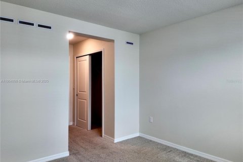 Condo in Kissimmee, Florida, 3 bedrooms  № 1956051 - photo 10