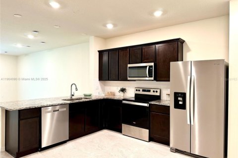 Condo in Kissimmee, Florida, 3 bedrooms  № 1956051 - photo 4