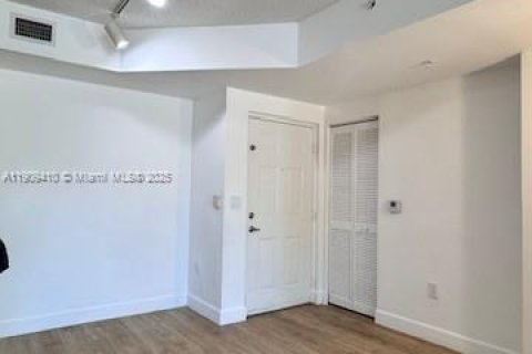 Condo in Tamarac, Florida, 2 bedrooms  № 1965150 - photo 13