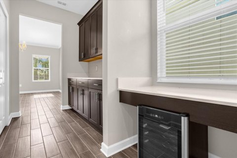 House in Winter Garden, Florida 4 bedrooms, 320.61 sq.m. № 1915746 - photo 8
