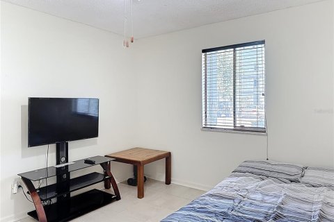 Condo in Gainesville, Florida, 2 bedrooms  № 1855610 - photo 12
