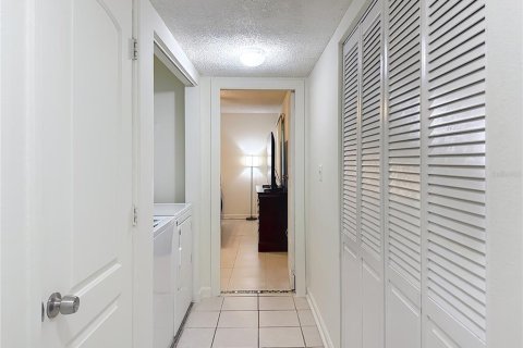Condo in Gainesville, Florida, 2 bedrooms  № 1855610 - photo 16