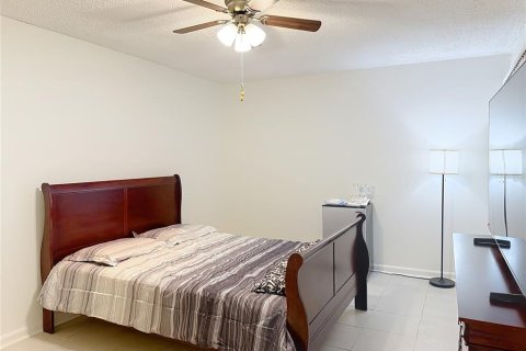 Condo in Gainesville, Florida, 2 bedrooms  № 1855610 - photo 13