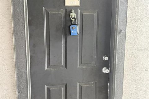 Copropriété à louer à Temple Terrace, Floride: 1 chambre, 67.82 m2 № 2415039 - photo 2
