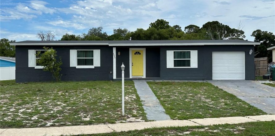 Villa ou maison à Deltona, Floride 4 chambres, 111.48 m2 № 1766098
