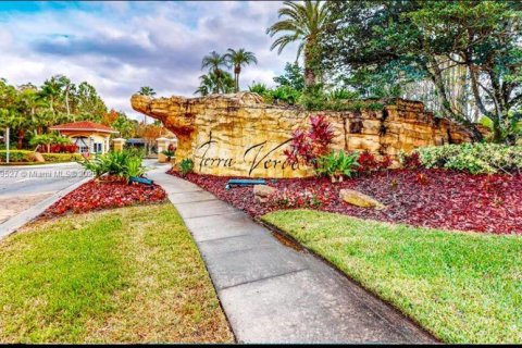 Casa en venta en Kissimmee, Florida, 7 dormitorios, 263.29 m2 № 2022454 - foto 29